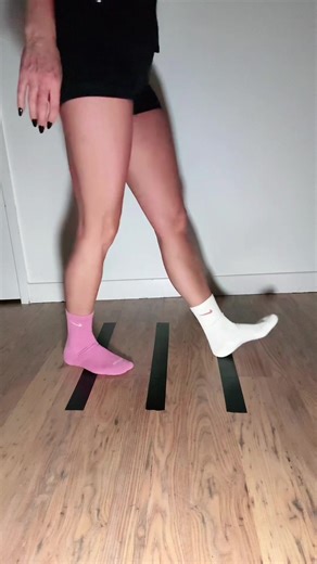 Little shuffle tutorial 👟 happy Saturday night, get practicing! 💃🕺 #shuffletutorial #learningtoshuffle #runningman #shufflemoves #shuffle