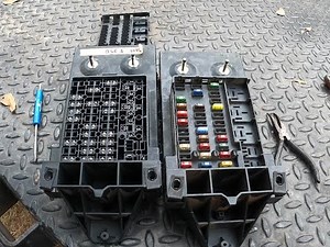 7.3 Fuse Box Trouble / Info
