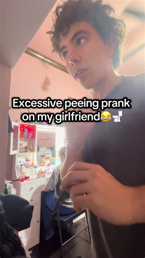 Excessive peeing prank on my girlfriend 😭😂🚽#funnyreaction #prank #Relationship #pee #couplestiktok