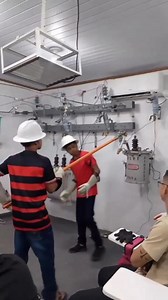 Teaching a Beginner How To Use A Hot Stick #Lineman #electrician #electrical #everyone | Electrical Lineman