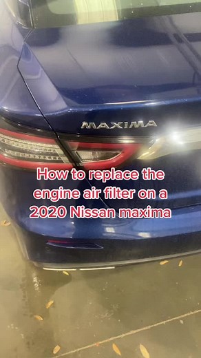 Reemplazo del filtro de aire del motor en Nissan Maxima 2020