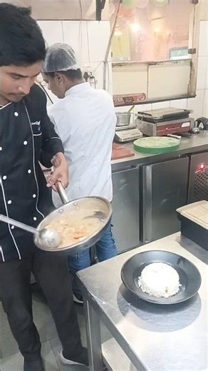 food pleating kitchen video #music #hotellife #cheflife #shots