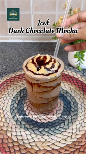 Viral Iced Dark Chocolate Mocha Recipe | Café Style Cold Coffee at Home | Cold Coffee #creamycoffee