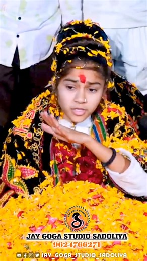 Mr.Goga Vara on Instagram: "રિયાબા ની ચામુંડ ના આશીર્વાદ #riyabaa_ni_rajachamunda🔱🚩 #sachin_memadpur #jay_goga_studio_sadoliya #trendingreels #village"