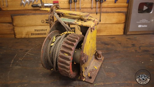 How I restored a rust-seized vintage hand crank winch