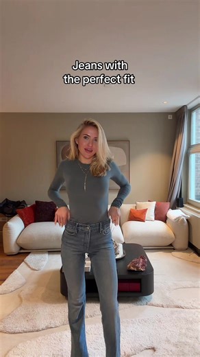 Discover Good American Good Classic Slim Bootcut Jeans