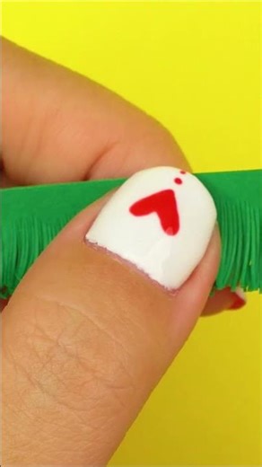 How To Make Mini Christmast Tree For Barbie 😍🎄 | MINIATURE IDEAS FOR DOLLHOUSE | #Shorts