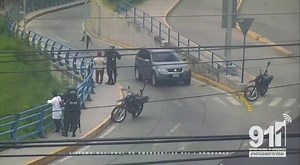 10K views · 141 reactions | NACIONALES| Las cámaras del Sistema Nacional de Emergencias #911 captaron el momento exacto cuando asaltantes fueron detenidos por agentes de seguridad después de recibir una denuncia ciudadana en la capital. | Once Noticias | Facebook