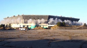 The Pontiac Silverdome has withstood decades of implosions. Today was no different. http://on.freep.com/2A025XC | Detroit Free Press