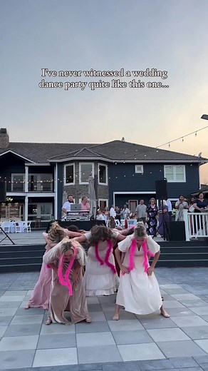 38K views · 90 reactions | Just look at this incredible surprise dance captured by @ellie.marie_photography! 凉 The bride truly stole the show with this heartfelt moment. ✨ #SurpriseDance #WeddingMoments” | Wedded Wonderland | Facebook