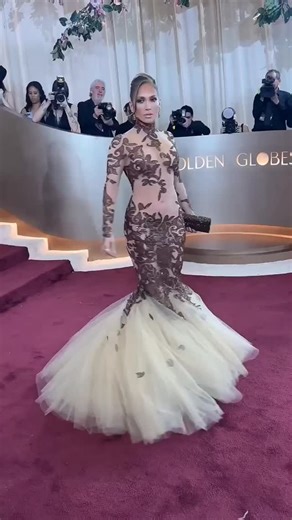 Royal Model on Instagram: "Jennifer Lopez __ Golden Globes 2026 ceremony. . . @goldenglobes . . . #Jenniferlopez #jenniferlopezedit #jlo #jenniferlopezfan #jenniferlopezstyle #jennferlopezcollection #jlojenniferlopez #goldenglobes #concert​ #jlo​ #reels​#instagoldenglobes #goldenglobes2026 #jenniferlopezforever #Hollywood #hautecouture #dress #fashion #style #fashionstyle #mode2026 #fashionstars #dress"