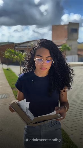 Adolescentes IEADPE Barra de Guabiraba on Instagram: "Dando continuidade a esse novo ciclo de postagens, hoje a adolescente Anair compartilha a Palavra do Senhor, lembrando-nos das promessas que nos acompanham todos os dias. 📖 “Certamente que a bondade e a misericórdia me seguirão todos os dias da minha vida; (Salmos 23:6a) Que essa verdade renove nossa esperança e nos faça confiar que, mesmo em meio às lutas, Deus continua cuidando de nós. ✨ Seguimos abrindo espaço para que Deus use nossos ado