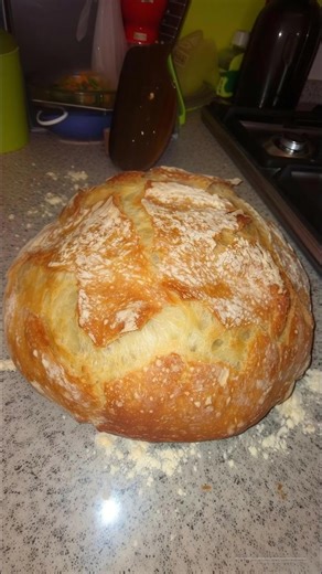 The best and easiest dutch oven crusty bread recipe! Full recipe 👇💬 | Old fashioned recipe