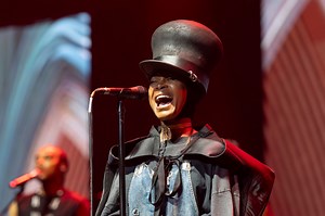 Erykah Badu Announces Nine-City Tour With The Alchemist Ahead Of Joint Album