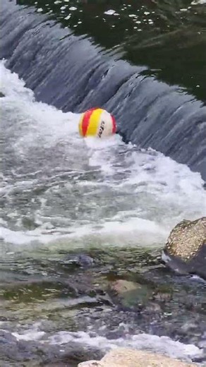 낙차 물이 터빈을 돌려(기계적 운동) 전자기유도 현상을 통해 전기를 생산한답니다. Basic principles of hydroelectric power generation