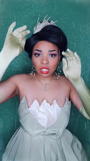 Where my Naveens at? 👀 #princessandthefrog #disneyprincess #frogs #fyp #foryou #gotthisforyou #disneyprincesscosplay #cosplay #naveen