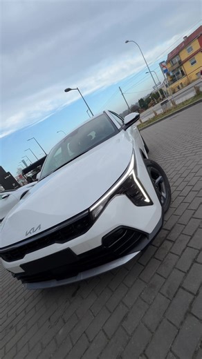 Explore the New Kia K4 1.6 T-GDi in Clear White