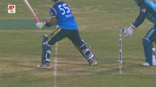 Decision pending! 😮 Shak Mahedi caught in a mix-up — out or not out? TV umpire review keeping fans on the edge! 🏏👀 #BPL #BPL2026 #BCB #Cricket #T20 #Bangladesh | Bangladesh Cricket : The Tigers