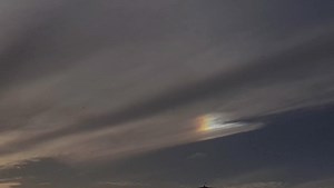 22K views · 408 reactions | Another footage of fascinating "sundog" phenomenon which was observed in Karachi this evening. Sundogs are basically known as rainbow spots that appear on either side of the sun, often forming a halo (not necessary). They're caused by sunlight refracting through ice crystals in the atmosphere, like those in cirrus clouds.  Video Courtesy: Mohammad Aqib | Karachi Weather Updates شہر قائد کا موسم | Facebook