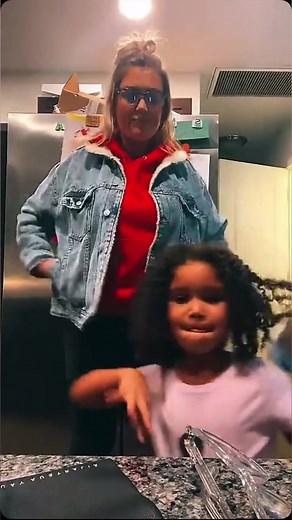 BRB!! 🤣❤️ #berightback #brb #funny #scarlettandtiania #scarlettgray #funnykids #funnyreels | ScarlettandTiania