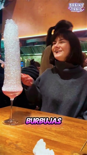 Se Entusiasmó Demasiado Jugando Burbujas Bebida‼️😅