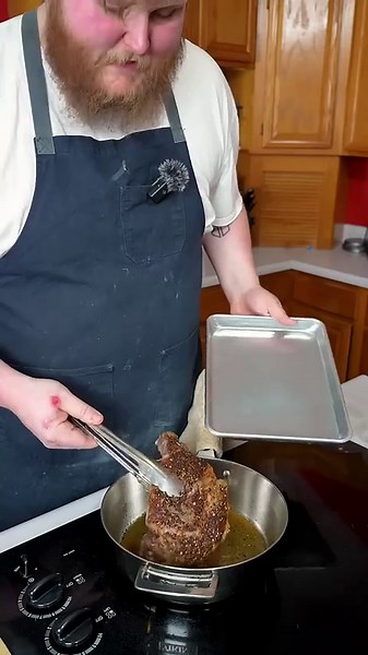 Click 4 elite steak recipe 🫡 #steak #steakdinner #steakandpotatoes #pansauce #pepper #recipe