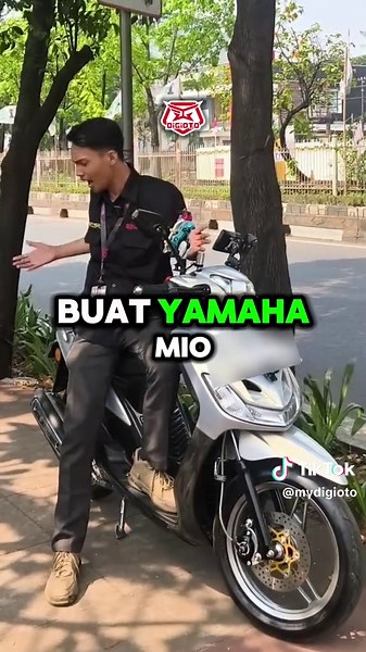 🔥 Dashcam mio mulai 1 JUTAAN aja! Ini dia Retouch Sprite S1 🚨 ✅ Layar 5 inch waterproof ✅ Kamera 1080p 30fps ✅ Sensor tekanan ban (Fullset) ✅ Support Apple CarPlay & Android Auto Ada 3 pilihan: Fullset – Basic – Screen Only ✨ Bikin riding dengan Mio kesayangan makin proper & aman 🚴‍♂️💨 #digioto #yamahamio #miomodifikasi #retouchindonesia #dashcammotor