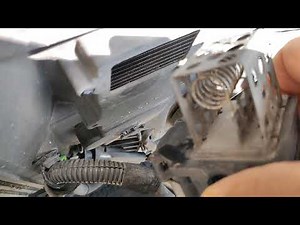 How to replace the blower motor resistor on a Peugeot 307