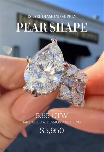 A closer look at this new Pear Shape diamond ring design. Designed and crafted in-house and just finished at the bench by our jewelers. ❤️ Ring details: 4.03 carat Lab Grown Pear Shape Diamond ( center ) E color • VS1 clarity • IGI certified. Set in 14KT white gold with 1.62 carat total weight of lab-grown diamonds in the setting. Also available in yellow gold. 💍 Ring Shown $5,950 💎 Ships nationwide 🛍 Shop In-store | Online . . . #pearshapediamond #peardiamondring #engagementring #proposal #j