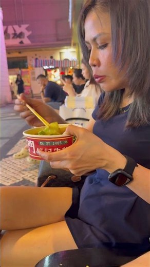 Eat on the spot with her