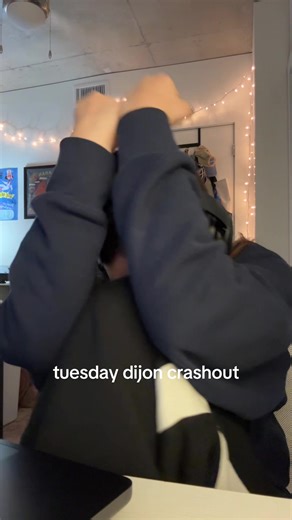 I’ve been manic all day anyways back to my McGraw hill connect and email responding goodbye #dijon