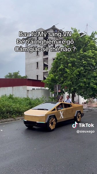 Anh này là người Mỹ có vợ là người Việt, lần về Việt Nam này việc đầu tiên anh ấy nghĩ tới là đến trải nghiệm những chiếc siêu xe bằng gỗ 😂 #xego #truongvandao #hoyerfamily #foryou #xuhuong