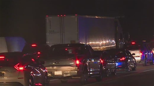 I-85 northbound lanes shut down after crash with injury, Greensboro police say