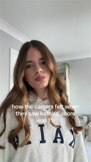 i understand why they were hunting her down jeez @The Hunger Games #katnisseverdeen #careers #thg #thehungergames #fyp