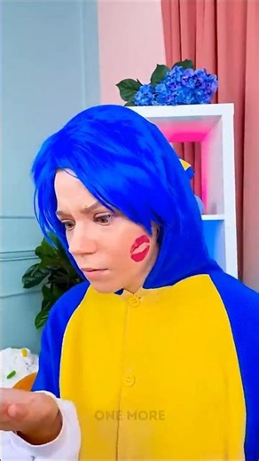 Day 89/365Days🎀Weird lipstick removal hack funny😃#lipstick#shorts #youtubeshorts#makeup#hacks#viral