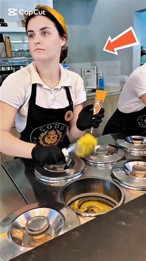 La chica engaña al cliente… y luego pasa ESTO 😱 #shorts #shortvideo