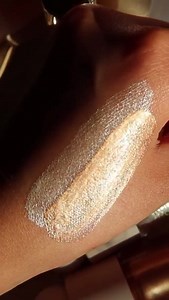 is wearing Flaunt in Positive Light Liquid Luminizer, which created such an easy, blendable lit from-within glow! ✨🤩 One swipe and a few taps with your fingers seems to do the trick, eh? 😉 Shop the glow only @sephora, #SephoraInJCP, and RareBeauty.com | Rare Beauty