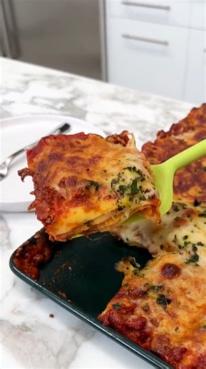 The easiest, most delicious way to make lasagna!