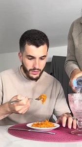 Qui a vu le postillon à la fin ?! 😅😂😂merci a @@leila_et_anouarpour l’idée ! 😂 #prank #drole #humor #comedy | You&fay