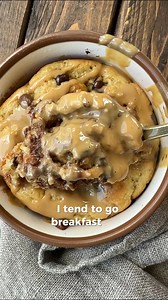 Oatmeal mug cake loaded with peanut butter and chocolate chips…for an excuse to eat cake for breakfast, look no further! 🥜🍫✨ Recipe: https://ohsweetbasil.com/peanut-butter-chocolate-chip-protein-baked-oatmeal-mug-cake/ #ohsweetbasil #recipe #dessert #breakfast #protein #mugcake #peanutbutter | Sweet Basil