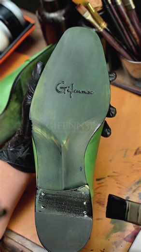 Gifennse Green Oxford Coloring Process | Handmade Leather Magic H #derby #shoes #handmade
