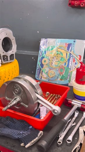 Manu on Instagram: "OldModelBullet Restoration #oldmodelbulletretoration #royalenfieldkerala #bulletclub #bulletlovers #bulletservice #oldmodel"