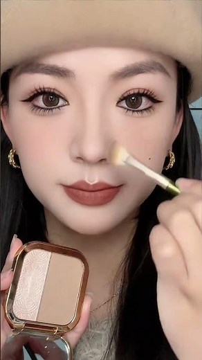 Two-shade nose contour made easy. ✨
