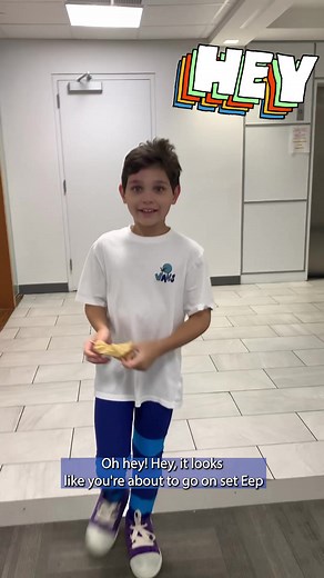 Backstage with Eep the Mouse! 🐭Let’s chat with @roman.b.engel before...