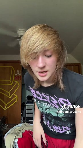 Emo Hair Tutorial: Styling Bangs and Helmet Hair