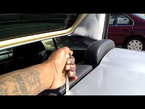 how to use special tool for Manually taking the top down CLK 320 Cabriolet (convertible)