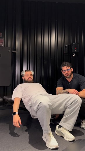 Marcelo Borges | Coach Brésilien on Instagram: "📌 Sauvegarde pour ne pas oublier et suis-nous pour plus de conseils d’entraînement ! 👇 Quel exercice veux-tu voir ici ? Dis-le en commentaire ⬇️ 💬 Commente “ENTRAÎNEMENT” et je vais t’aider à atteindre la meilleure forme de ta vie ! ❤️ Like et commente si cette vidéo t’a aidé ! 📤 Envoie cette vidéo à un ami ! #fitness #bodybuilding #entraînement"