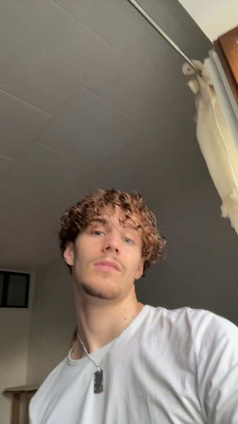 Vidéos de Mister Z (@_misterz) avec son original - bepbepsongs