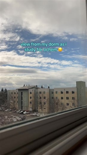 Studying Organic Chemistry at UC Davis: A Dorm View