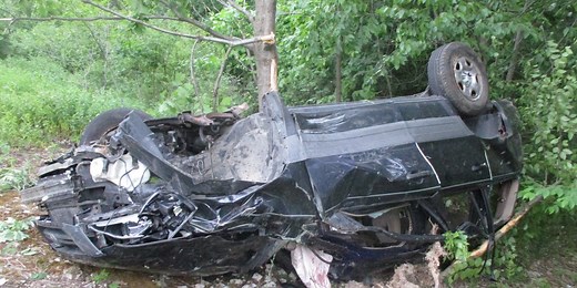 1 dead, 3 injured in Bennington crash